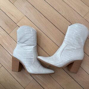Lulus western style boots